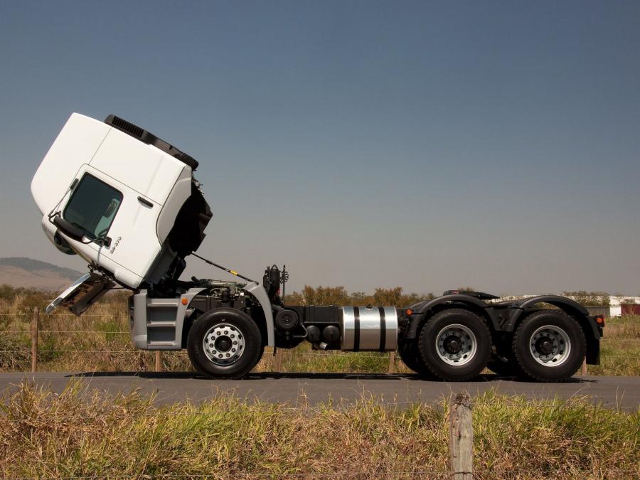  Volkswagen Constellation Tractor 26-370 6x4 2006 года  (фото 6 из 7)